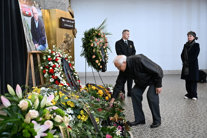 Jaroslav Satoranský taktéž přinesl květiny. 