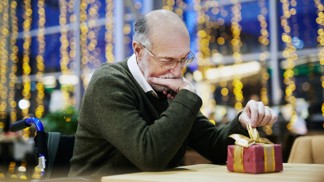 Miroslav (64): Tyto Vánoce budu poprvé trávit sám. Manželku jsem nedávno pohřbil, syn žije v daleké cizině