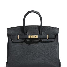 Z druhé ruky? U Hermès Birkin bag skoro nutnost. Tahle krasavice šplhá cenou přes jeden milion korun.