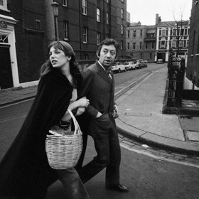 Legendární britská herečka Jane Birkin a její pověstný košíček. Když se na palubě letadla vysypal před tehdejším ředitelem značky Hermès, vznikla legenda.