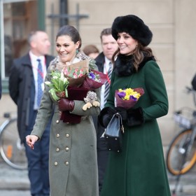 Obě princezny mají mnoho společného. Pojí je letité přátelství a i jejich šatníky vykazují shodné rysy. Například obě milují dlouhé luxusní kabáty.