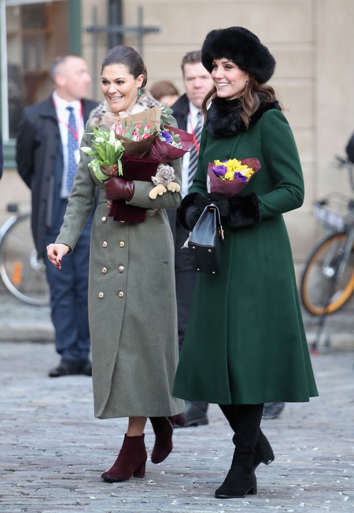 Obě princezny mají mnoho společného. Pojí je letité přátelství a i jejich šatníky vykazují shodné rysy. Například obě milují dlouhé luxusní kabáty.