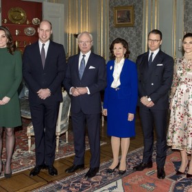 Victoria také holduje květovaným šatům...