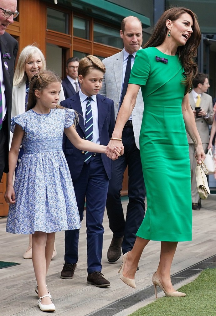 Kromě toho si malá princezna vzala na zápas ještě boty Papouelli a sluneční brýle Leosun (795 Kč).