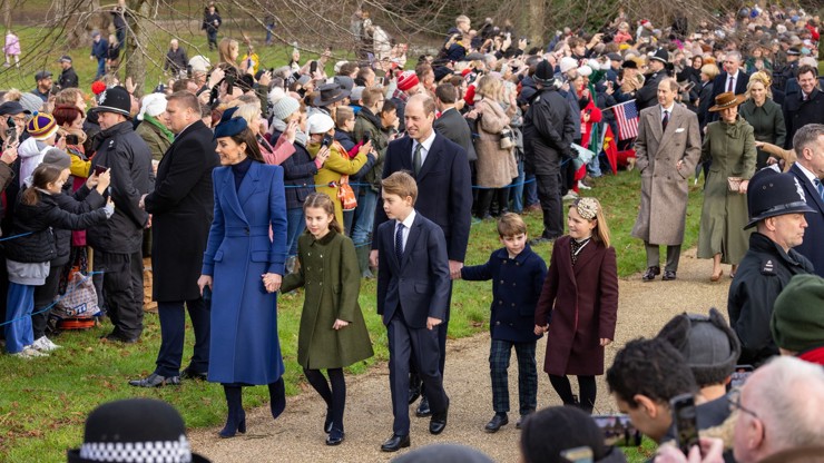 Galerie: Princezna Kate po operaci na veřejnosti: Je to její dvojnice ...