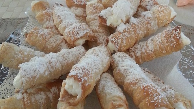 Vánoční cukroví 2023: Recept na nejlepší kremrole z jemného křehkého těsta plněné bílkovým sněhem