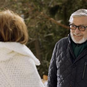 Svůj nezaměnitelný šarm předvedl ve snímku Jiří Bartoška, který hledal svou dávnou lásku.