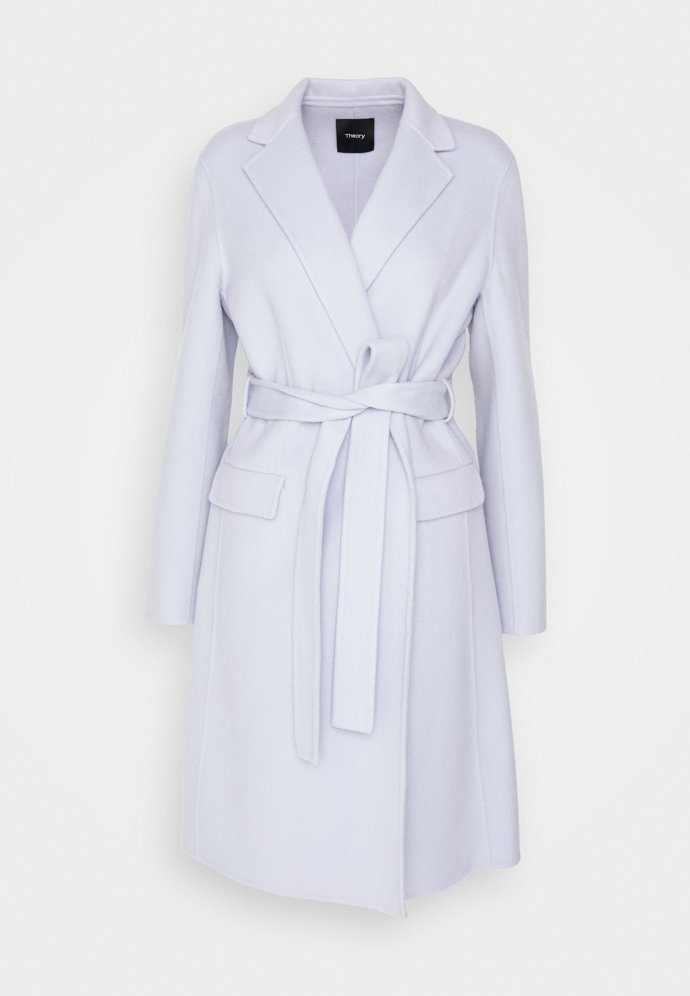Světle modrý plášť, Theory, 14 500 Kč