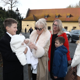 Veronika Žilková spolu s dcerou Kordulou a vnoučaty.