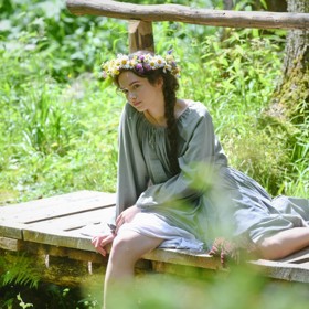 Pokud se Jurajovi povede osvobodit Julii (Katarína Krajčovičová), dá mu svůj poslední zlatý dukát. A on si konečně bude moci koupit lístek na svou vysněnou cestu...