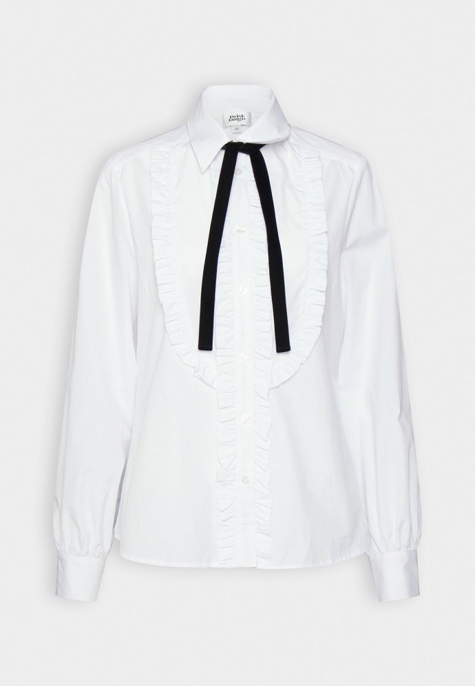 Halenka s kontrastní sametovou vázačkou, Twist and Tango, 1 950 Kč.