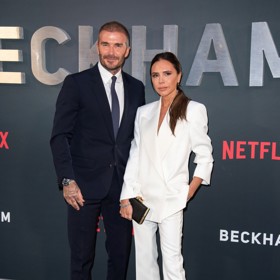 Od té doby ji často vídáme v modelech vlastní značky, i tak se ale drží velmi podobných kombinací. 