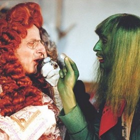 Jakub Zindulka má v pohádce Princezna ze mlejna také výrazné zuby s předkusem.