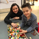 V pražské Galerii Harfa se vyrábělo o víkendu hromadně. Zavítala sem také šéfredaktorka Lifee.cz Markéta Behinová se synem Sebastianem.