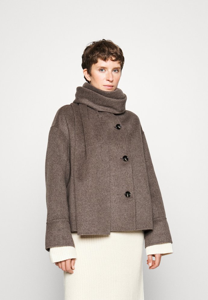 Krátký kabát s šálou, Zign, 3 750 Kč