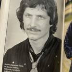 Stanislav Hložek s knírem, který si prý přála Hana Zagorová. Sám se takto označil za sňatkového podvodníka.