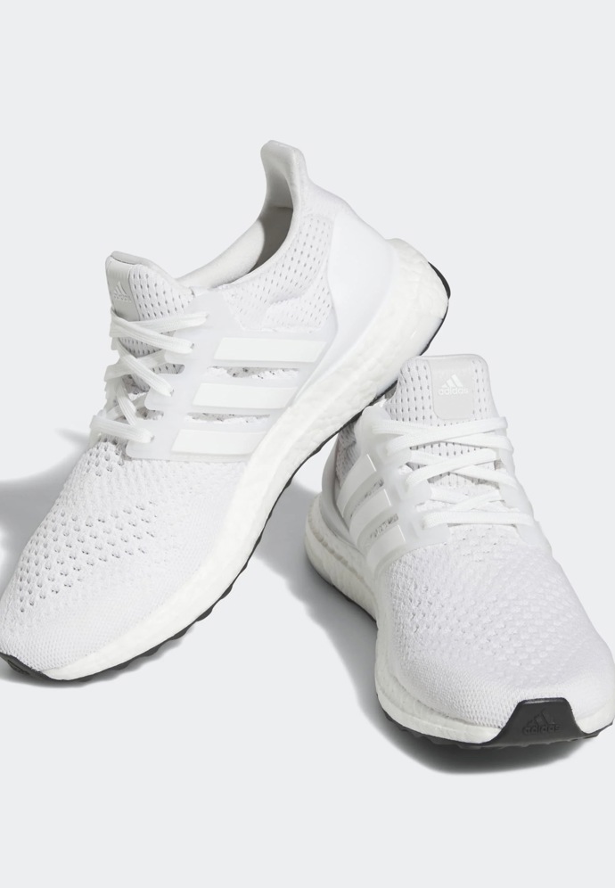 Tenisky Adidas, 4 400 Kč