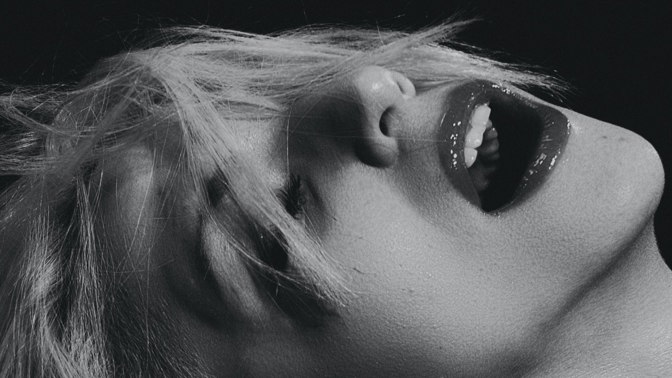 Při sexu myslí na někoho jiného zhruba každý druhý: Problém to značí jen za určitých podmínek