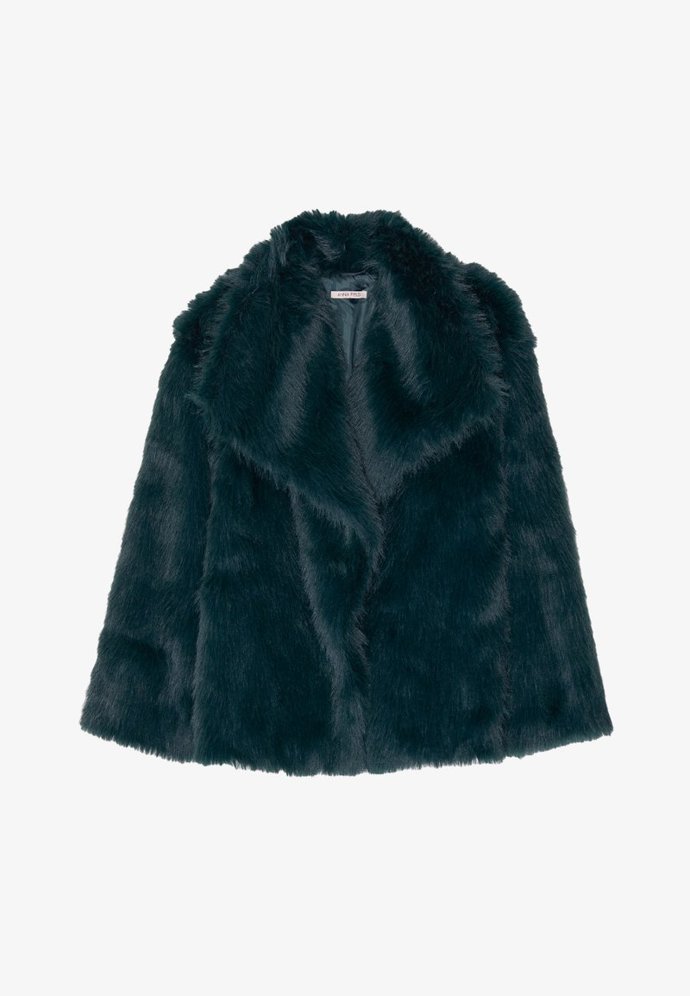 Anna Field, 1 920 Kč