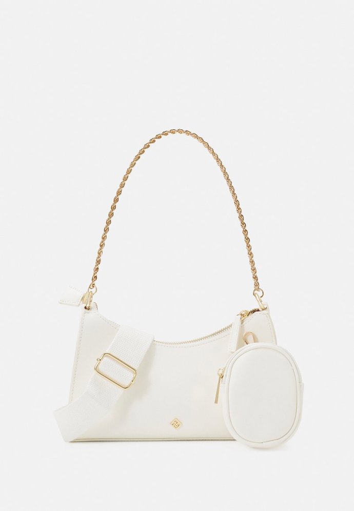 Call It Spring, 890 Kč