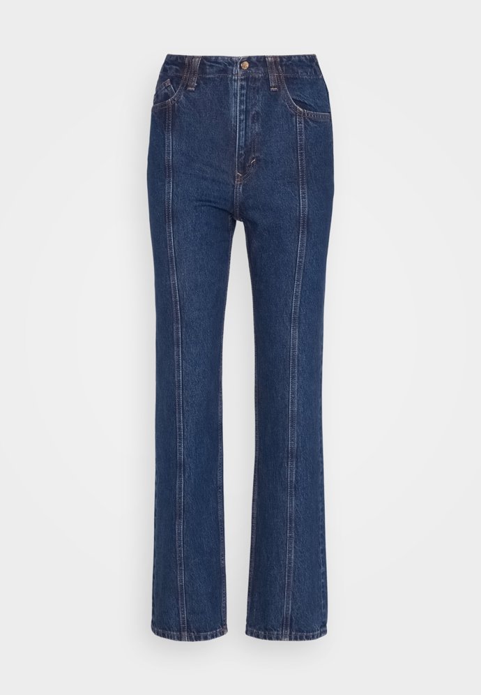 Tmavé džíny s vertikálním členěním, to je sázka na jistotu. Elegantní provedení denimu pro ženy každého věku. (Esprit, 1 990 Kč)