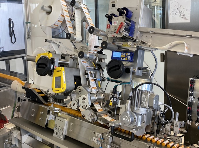 Na neutrální granule jsou jednotlivá ředění nanášena pomocí tzv. trojité impregnace, kterou vyvinul Jean Boiron v roce 1961.