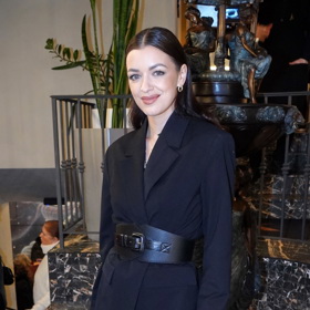 Modelka a zpěvačka Jitka Boho prý kvůli zmírnění trémy čichá k lahvičkách, které jsou součástí barevné terapie.
