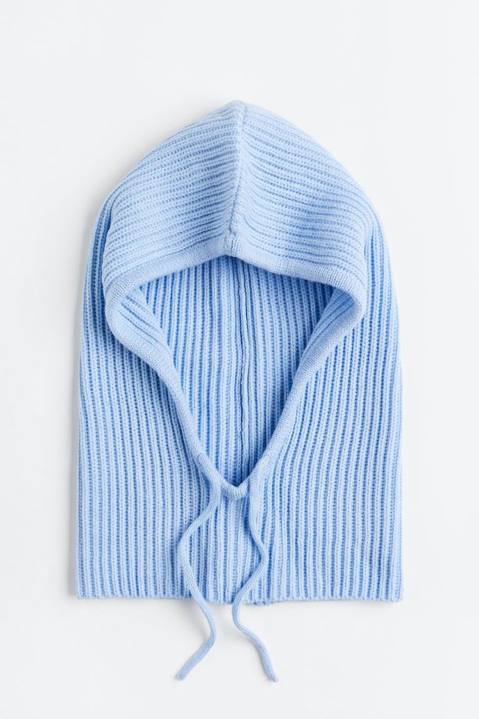 Krátká kukla se stahováním, H&M, 399 Kč