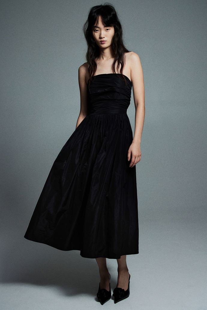 Šaty bandeau, H&M, 649 Kč