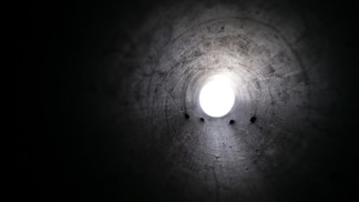 Honba za pokladem: Brazilec, posedlý představou nevýslovného bohatství, vyhloubil 40metrový tunel pod svým domem