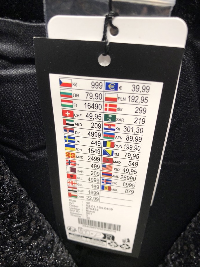 Sako zatím nebylo ve slevě, ale cena i tak příznivá, 999 Kč.