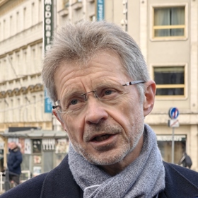 Vystrčil se ale hájí, že ho samotná armáda předem ujistila, že tento stroj k záchranným letům aktuálně neslouží.