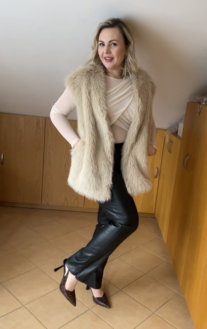 A takhle vypadá celý Kristinin outfit z povánočních výprodejů za 1 488 Kč pohromadě. 