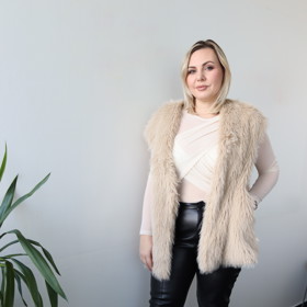 Zástupkyně šéfredaktorky Kristina perfektně využila plánovaný budget. Pořídila za něj kompletní outfit.