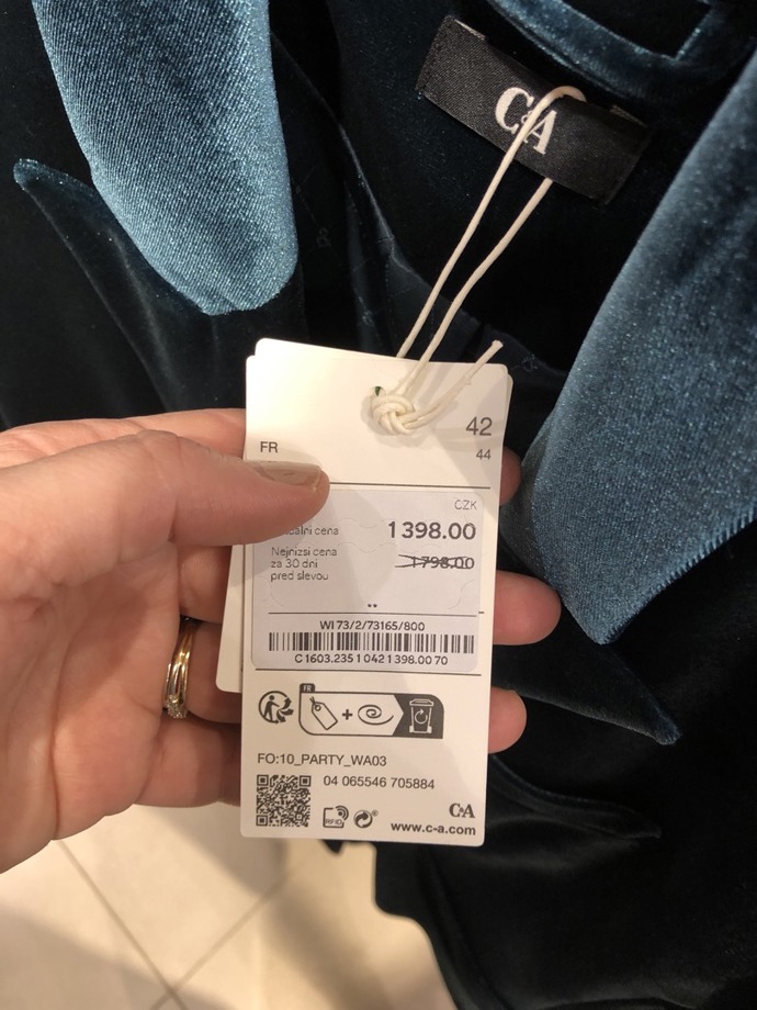 Sleva na saku byla příznivá, 400 Kč.