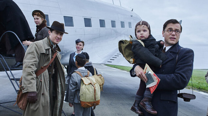 Film sleduje Wintona, který se ohlíží za svou minulostí.