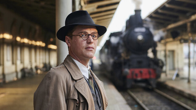 V roli mladého Nicholase Wintona se objevil herec Johnny Flynn.