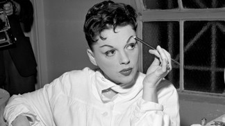 Pohnutý osud Judy Garland: Závislá herečka zažila slávu, ale i násilí a ponižování od manželů
