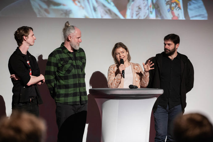 Autorem seriálu Dobré ráno, Brno! je Jan Prušinovský (v kostkované košili). 