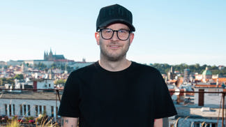 Tomáš Břínek alias TMBK otevřeně o zmařeném novoročním předsevzetí i humoru jeho syna Huga