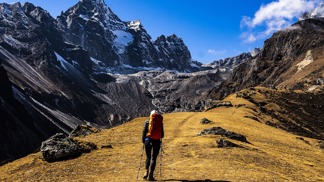 Hannelore Schmatz: Mount Everest zdolala, cestou dolů se posadila a zemřela. Její tělo vítr odvál neznámo kam