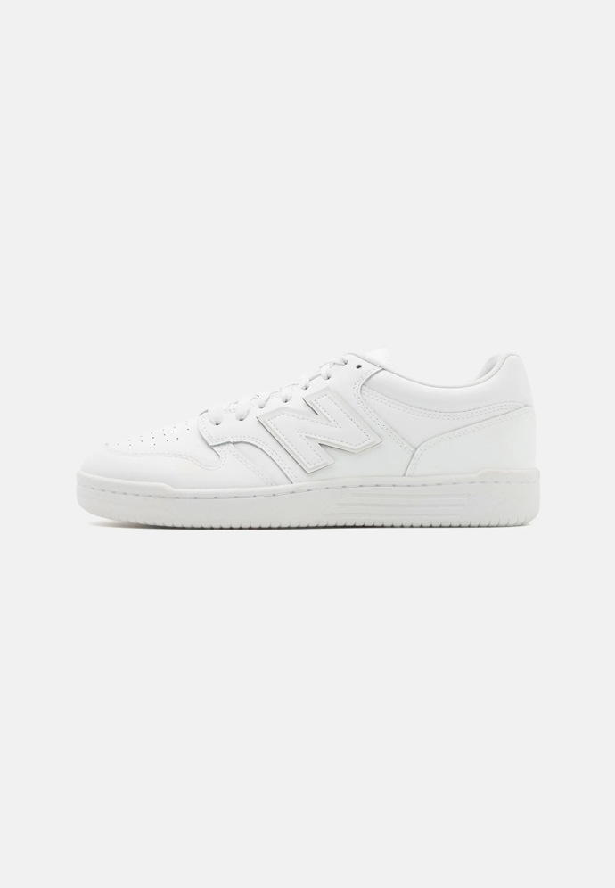 Tenisky New Balance, 2 410 Kč
