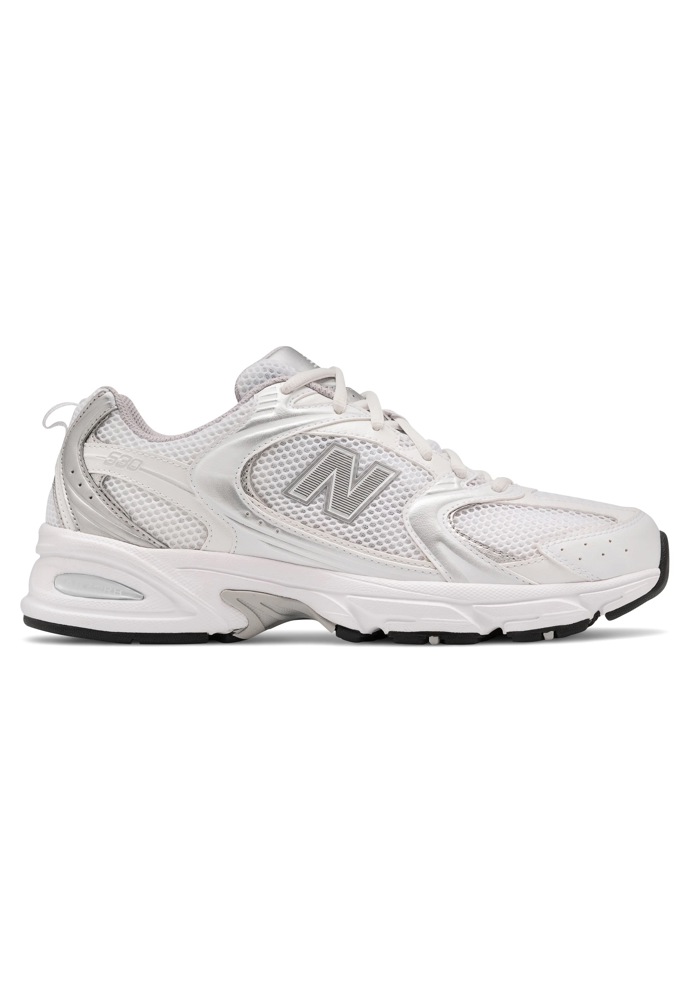 Tenisky New Balance, 3 800 Kč