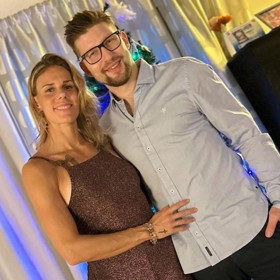 Oštěpařka Nikola Ogrodníková našla u Petra Vrány rodinné zázemí.