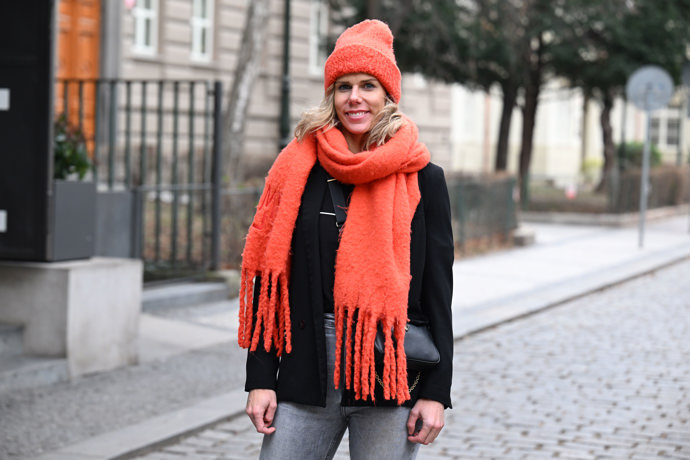 Oštěpařka Nikola Ogrodníková, jak ji před pár dny zachytil fotograf na tiskové konferenci Teamu Toyota.