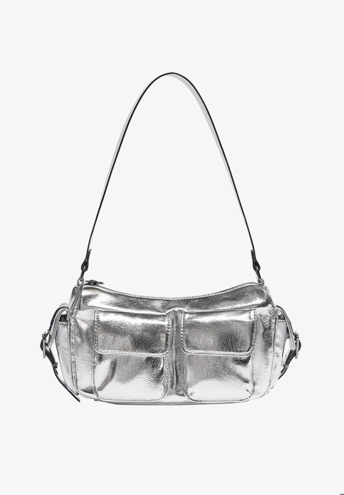 Pull & Bear, 599 Kč