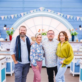 Porota a moderátoři soutěže Peče celá země.