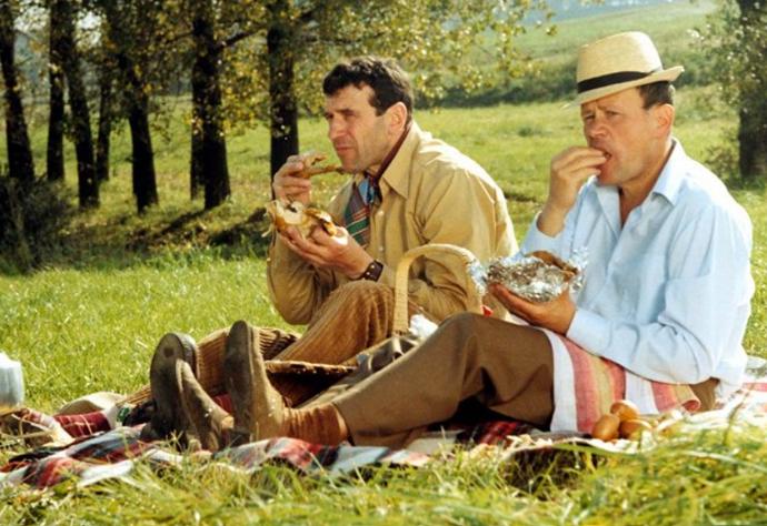 Hlavní dvojice v komedii Příště budeme chytřejší, staroušku!