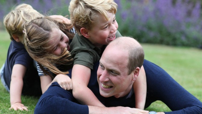 Z prince Williama je táta na plný úvazek: Děti vodí do školy a začíná pečovat o zotavující se manželku Kate Middleton