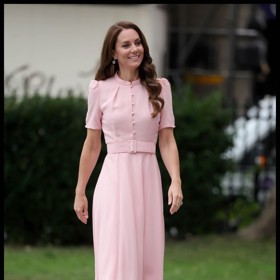 I po čtyřicítce a třech dětech se tak může chlubit vosím pasem. Foto z loňského července.